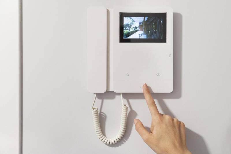devis gratuit personnalisé pour la pose d'un interphone sécurisé dans une maison individuelle de Lège Cap-Ferret
