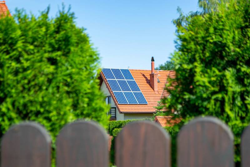 Devis gratuit pour la pose de panneaux solaires photovoltaïques sur une maison de Bordeaux Métropole en Gironde